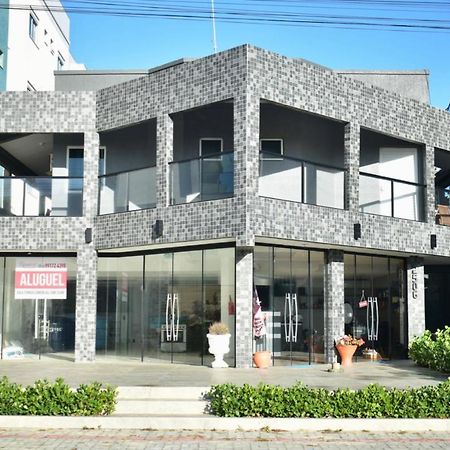 Апартаменты Residencial Melfi 3 Ap.2 Frente Бомбиньяс Экстерьер фото