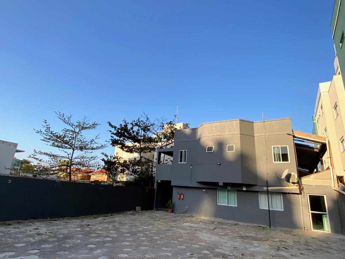 Апартаменты Residencial Melfi 3 Ap.2 Frente Бомбиньяс Экстерьер фото